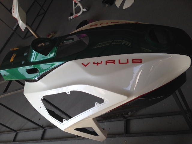 green , white and red vyrs986
